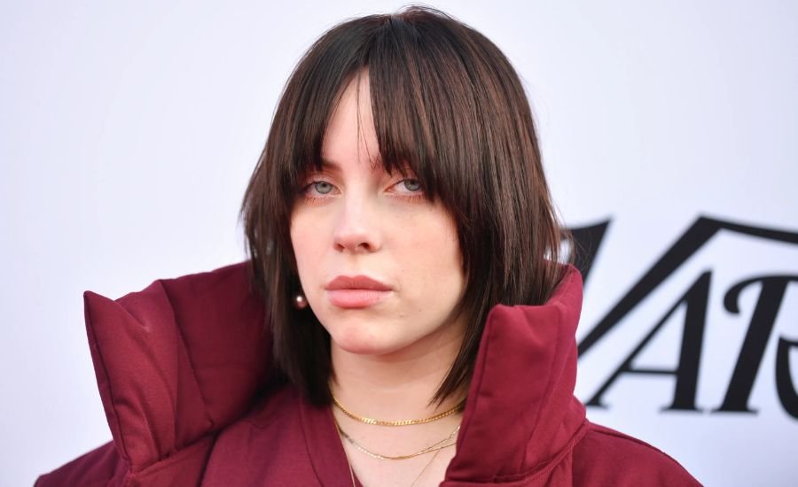 Long Curtain Bangs: Billie Eilish